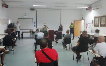 Quince personas condenadas por delitos contra la seguridad vial asisten a los talleres desarrollados en La Línea por la Policía Local y el Centro de Inserción Social Montesinos