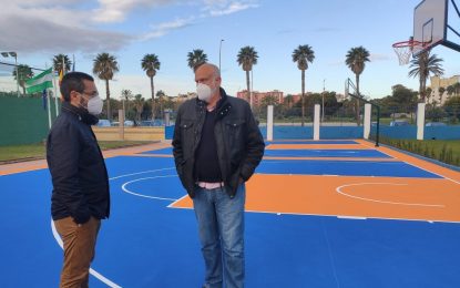 El alcalde ha inaugurado esta mañana las nuevas canchas de baloncesto en el complejo de la Ciudad Deportiva