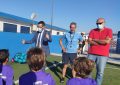 El alcalde y el concejal de Deportes han visitado los campamentos de verano de la Real Balompédida Linense y la Unión Linense de Baloncesto