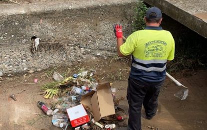 Raquel Ñeco supervisa la limpieza de arroyos  y canales del Zabal para prevenir inundaciones
