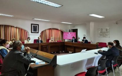 Ceferina Peño asiste a una reunión para la renovación del Consejo de Participación Ciudadana del Campo de Gibraltar