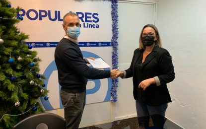 Susana González Pérez presenta los avales para su candidatura a presidenta del PP de La Línea