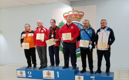 Vidal felicita al equipo del Club Linense de Tiro Olímpico por el subcampeonato de España de armas deportivas