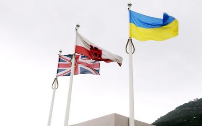 La bandera de Ucrania ondea en el número 6 de Convent Place