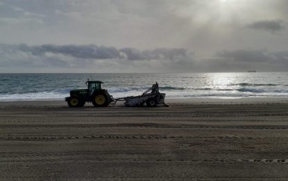 Playas inicia una limpieza de choque en todo el litoral de cara a la Semana Santa