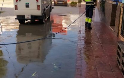 Limpieza mantiene los trabajos de baldeo y barrido mecánico de calles usando agua de pozos para cumplir con las disposiciones previstas ante la grave situación de sequía