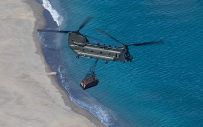 Trasladados mediante helicóptero al Rock Gun cuatro componentes del nuevo radar