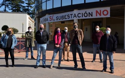Izquierda Unida y Podemos acusan al equipo de gobierno con el alcalde Juan Franco a la cabeza de ser los máximos responsables de los daños causados a los vecinos por las reiteradas roturas de tuberías en La Línea