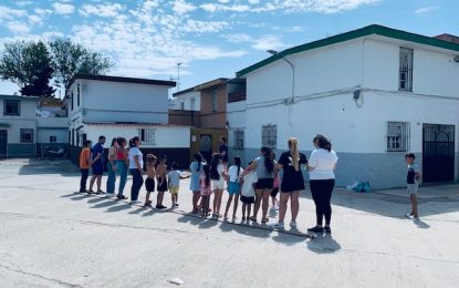 Familias de Atunara y Junquillos participaron en una gincana organizada por el Plan Local de Intervención en Zonas Desfavorecidas para conmemorar el Día Internacional de la Familia