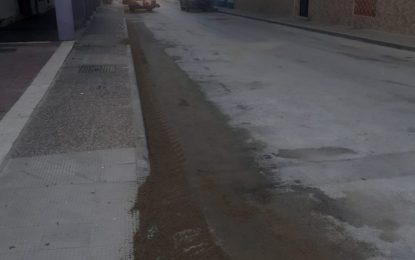Limpieza agrade la colaboración ciudadana para la ejecución de los trabajos de barrido y retirada de arena en la calle Luis Braile
