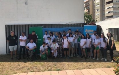 Alejandro Azuaga y Esther Simancas entregan a más de una veintena de jóvenes sus acreditaciones como corresponsales juveniles del Instituto Andaluz de la Juventud en la comarca