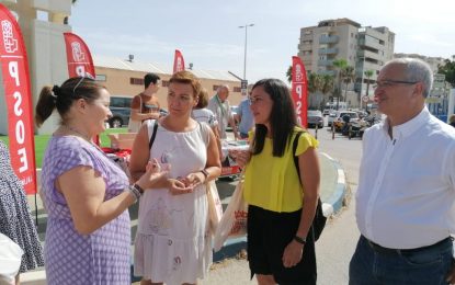 Rocío Arrabal y Gemma Araujo preguntan en un acto de campaña en La Línea dónde están las 112 medidas de la Junta frente al Brexit