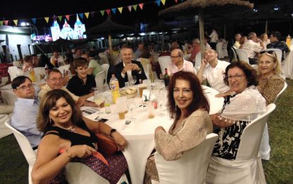 Asansull hizo su tradicional cena de Feria en el Restaurante El Volaor