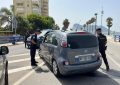 Agentes de la Policía Nacional y de las Policías de Francia e Italia patrullan juntos en La Línea para reforzar la seguridad de los turistas