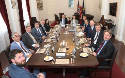 Almuerzo de trabajo del Comité de Escrutinio Europeo de la Cámara de los Comunes con el Ministro Principal, el Viceministro Principal y el Gobernador