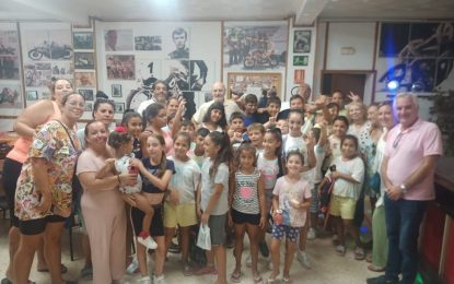 La Asociación del Fuerte de Santa Bárbara agasajó a los niños y niñas de Nakera Romi