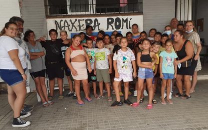 Encuentro con mayores en el campamento de verano de Nakera Romi
