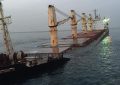 Tras asegurar el buque dañado con un varamiento dirigido en Gibraltar, se está diseñando una operación de salvamento