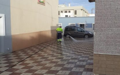 Acometidos trabajos especiales de limpieza en San Bernardo, San José, inmediaciones del Mercado y Manuel de Falla