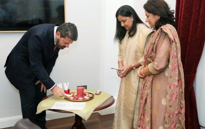 El Ministro Principal y el Gobernador celebran el festival hindú del Diwali con todas las comunidades religiosas de Gibraltar