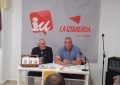 Alfredo Valencia presentó en la sede de IU La Línea su libro ‘Al candil’