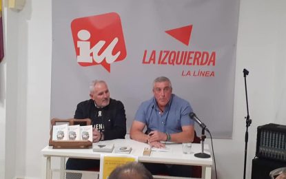 Alfredo Valencia presentó en la sede de IU La Línea su libro ‘Al candil’