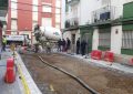 El alcalde supervisa las obras de rehabilitación del entorno urbano en la barriada Periáñez