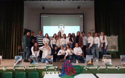 Fakali de La Línea organizó un acto en el IES Mar de Poniente para conmemorar el 28F, Día de Andalucía