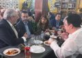El alcalde y la concejal de Fiestas felicitan a la Pena Flamenca con motivo de su 42 aniversario