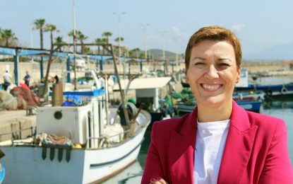 Gemma Araujo conoce de primera mano las demandas del sector pesquero ante el abandono al que el Ayuntamiento les tiene condenado