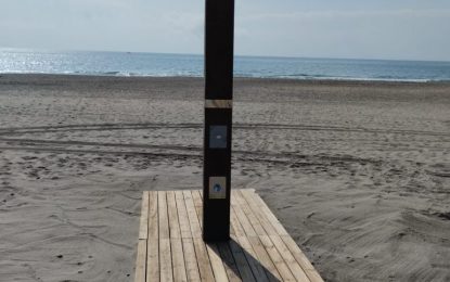 Playas instala once duchas en la Playa de Sobrevela con lavapiés y sistemas de suministro muy novedosos  que no requieren mantenimiento
