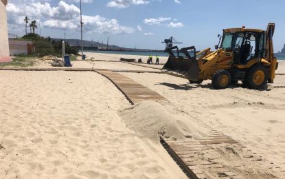 Playas ultima los trabajos de equipamiento en Palmones para el inicio de la temporada el 10 de junio