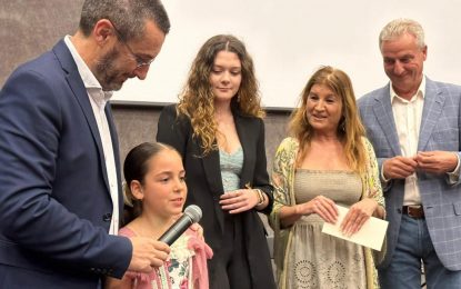 Lola Barreno e Inmaculada Navarro serán las candidatas a reinas infantil y juvenil por parte del Ayuntamiento