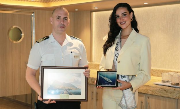 El crucero Silver Moon hace escala inaugural en Gibraltar, donde ha sido recibido por Miss Gibraltar