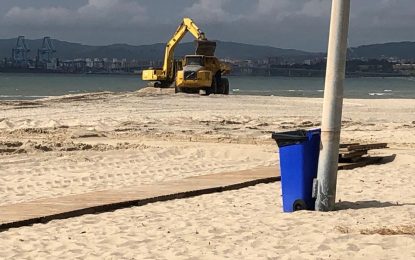 Costas emprende el perfilado de la playa de Palmones