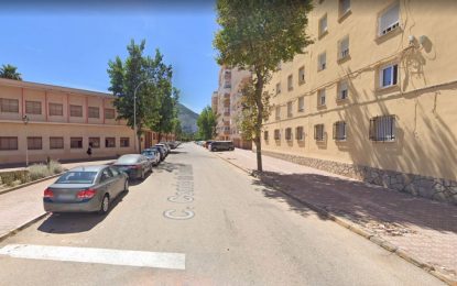El Ayuntamiento modifica el sentido de la circulación en la calle Conde de Montemar y añade quince plazas de aparcamiento