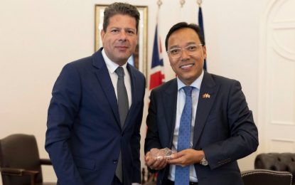 Visita a Gibraltar del embajador de Vietnam