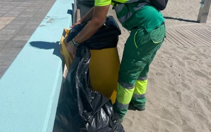 El Ayuntamiento retiró 234 toneladas de residuos de las playas cumplido el ecuador de la campaña iniciada en junio