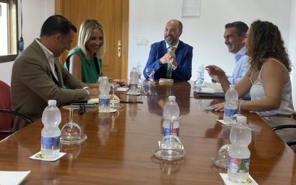 Alconchel da la bienvenida a la nueva presidenta de la Diputación provincial en su primera visita oficial al municipio