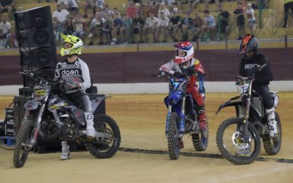 Pilotos de primer nivel participaron en el evento “Legends of Freestyle Motocross” que se celebró este sábado en la Plaza El Arenal