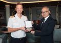 El Ministro de Turismo recibe al crucero Silver Nova en su escala inaugural en Gibraltar