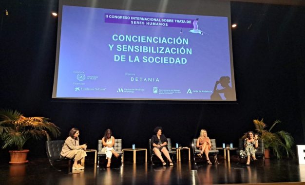La concejal de Asuntos Sociales ha participado en el II Congreso Internacional sobre Trata de Seres Humanos celebrado en Málaga