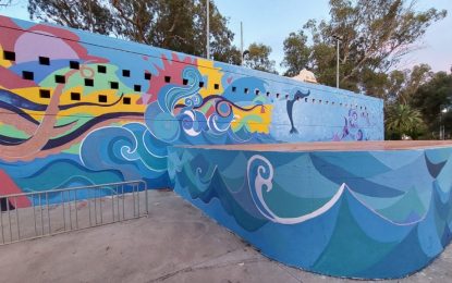 Colectivos sociales y centros educativos participan en la elaboración del mural de Jorge Caballero en el parque Reína Sofía