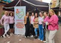 Zuleica Molina visita la mesa de Apron en el Día Mundial de la lucha contra  el cáncer de mama