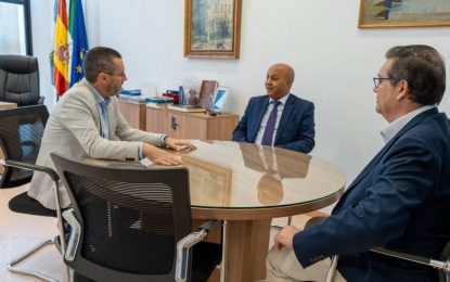 El alcalde aborda con el Cónsul de Marruecos posibles vías de colaboración en materia cultural