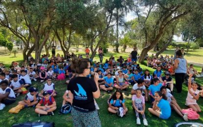 Treinta alumnos participan en los talleres infantiles sobre el Océano que Ecolocaliza imparte en la Casa de la Cultura