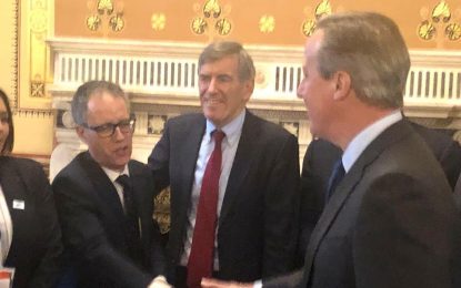 El Viceministro Principal se reúne con Lord Cameron