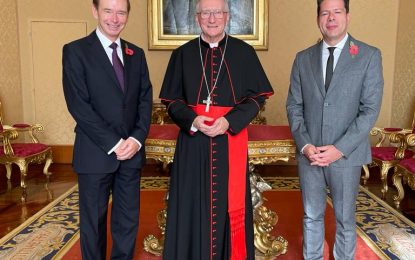 El Papa Francisco y el Cardenal Secretario de Estado reciben al Gobernador y al Ministro Principal