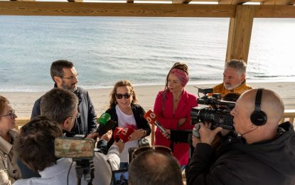 Inaugurado el nuevo Punto de Avistamiento de Cetáceos en la playa de levante
