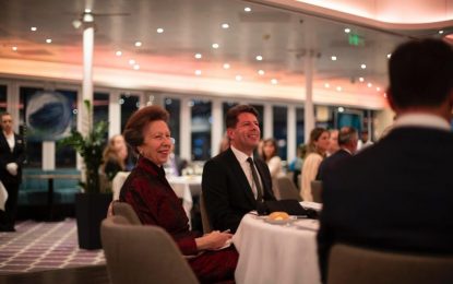 La Princesa Real y el Ministro Principal, en la cena de apertura del Festival Literario Internacional